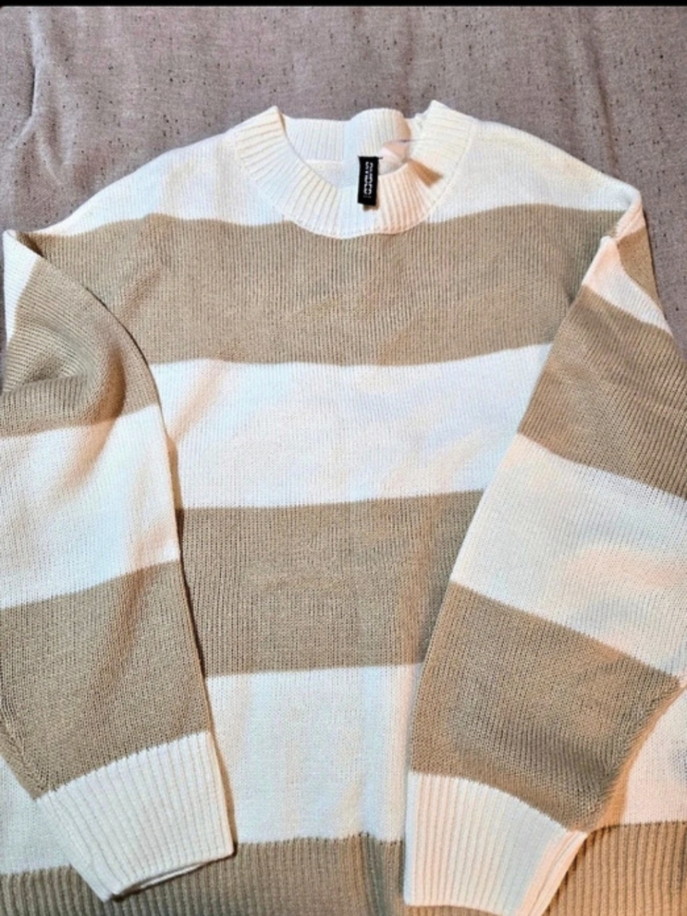 H&M Color Block Sweater in Cream & Brown Size Small Like New
